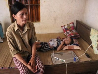 Nỗi đau bố mẹ muốn hiến thận cứu con nhưng không đủ tiền phẫu thuật