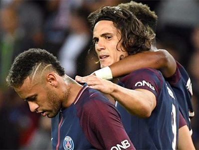 PSG yêu cầu Neymar không tranh đá phạt đền với Cavani