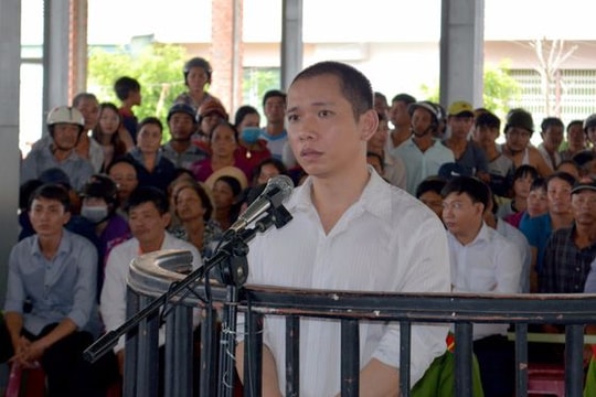 Kỹ sư dùng súng cướp ngân hàng lãnh 20 năm tù