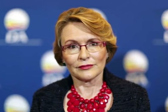 Nữ chính trị gia Nam Phi tiết lộ chỉ tắm 3 ngày 1 lần