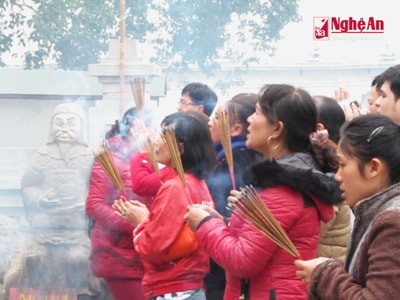 Cần giữ gìn nét đẹp văn hóa đi lễ chùa đầu năm