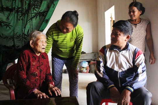 Tôn vinh đức hy sinh của những người mẹ Việt Nam