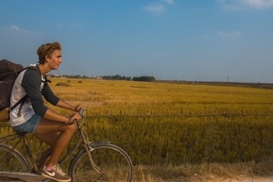 Việt Nam đẹp mê hồn dưới ống kính của hai chàng tây