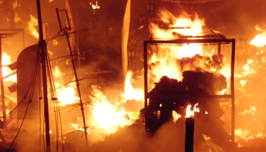 Xem Video cận cảnh vụ cháy chợ lớn nhất miền Tây Nghệ An