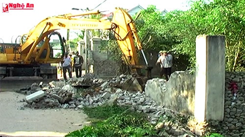 Giáo dân Bảo Nham (Yên Thành) tháo dỡ nhà cửa, hiến đất mở đường