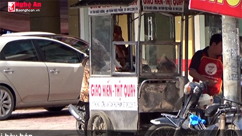 Vụ thịt quay bẩn: Dân tẩy chay, cơ quan chức năng hời hợt?