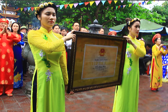 Nô nức lễ hội cầu ngư đền Làng Hiếu