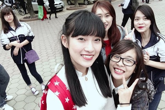 Nghệ An: Học sinh trường Phan lại gây sốt với bản cover Gái Phan là của trai Phan