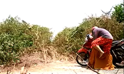 Clip nhà sư giả "lột xác" trong vòng 15 giây