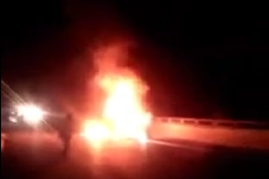 Video vụ cháy xe tải trên quốc lộ 1A