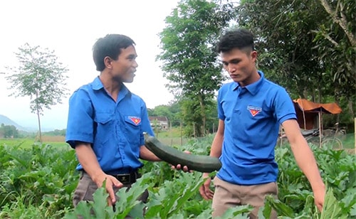 Một ngày của ứng viên ĐBQH Mong Văn Tình