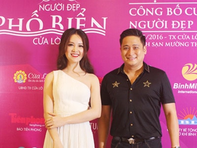 Minh Tiệp, Thụy Vân tay trong tay ở phố biển Cửa Lò