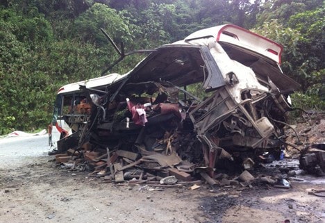 Clip hiện trường vụ nổ ôtô tại Lào làm 8 người Nghệ thiệt mạng