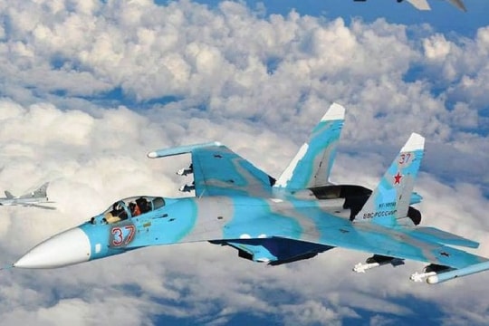 Xem SU-30MK2 xuất kích