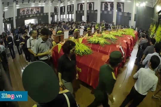 Nước mắt tuôn rơi tiễn biệt phi hành đoàn CASA-212