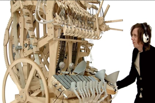 Cỗ máy phát nhạc thủ công kỳ lạ nhất thế giới
