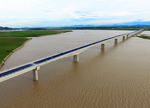 Cầu Yên Xuân nhìn từ trên cao