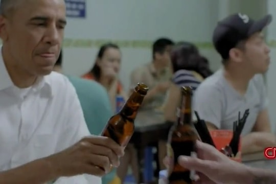 Obama chuyện trò bên bát bún chả Hà Nội