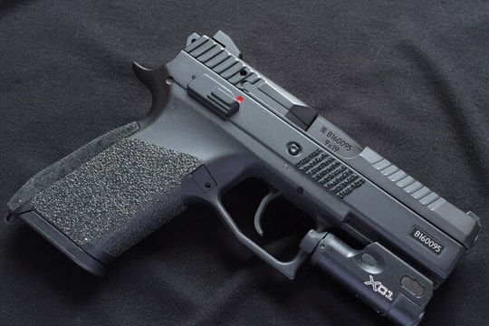 Gần 100 súng quân dụng TP HCM tịch thu là loại gì?