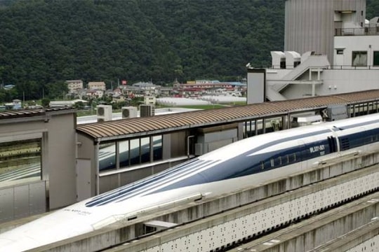 Tàu siêu tốc Nhật Bản chạy với tốc độ 603 km/h