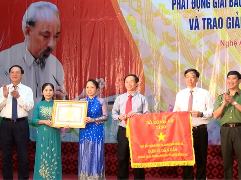 25 tác phẩm đạt giải Báo chí Nghệ An năm 2016