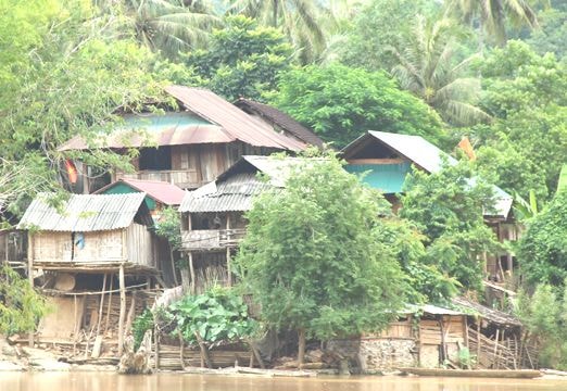 Hơn 100 hộ dân nơm nớp lo 'lũ thủy điện'