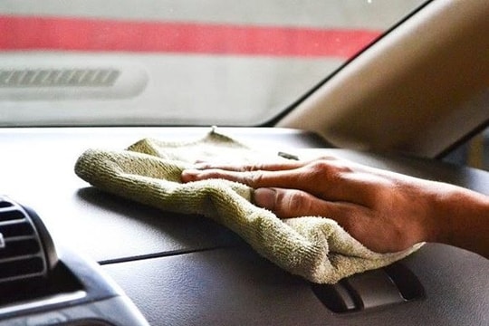 6 mẹo làm sạch nội thất khiến xe hơi trông như mới