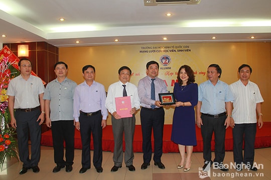 Ra mắt ban liên lạc cựu học viên sinh viên Trường Kinh tế quốc dân tỉnh Nghệ An