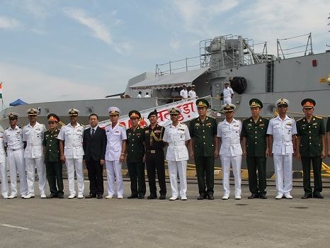 Chiến hạm Ấn Độ, Hàn Quốc thăm Việt Nam