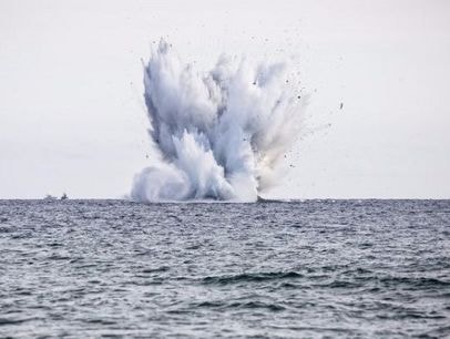 Tiêm kích lao xuống biển khi trình diễn, phi công tử nạn