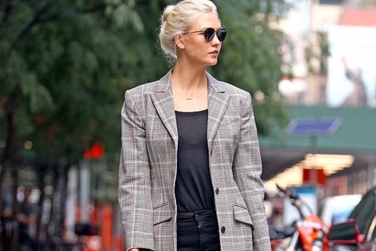 Áo khoác dáng dài 'lên ngôi' Thu 2017