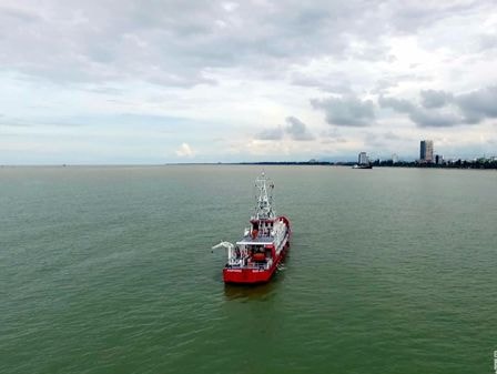 Loay hoay trục vớt tàu VTB 26 chìm ở Nghệ An