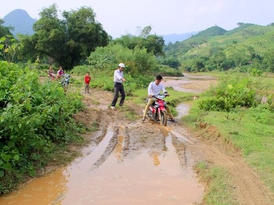 Dự án di dời dân vùng sạt lở  'đắp chiếu' 7 năm