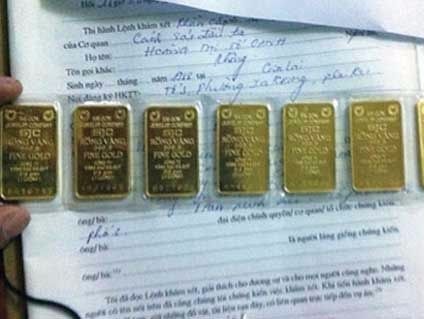 Nóng chuyện người có chức quyền mất tiền ở phòng làm việc, nhà riêng