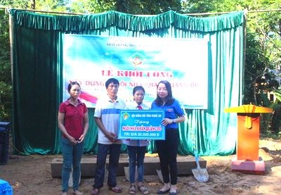 Khởi công "Ngôi nhà khăn quàng đỏ"