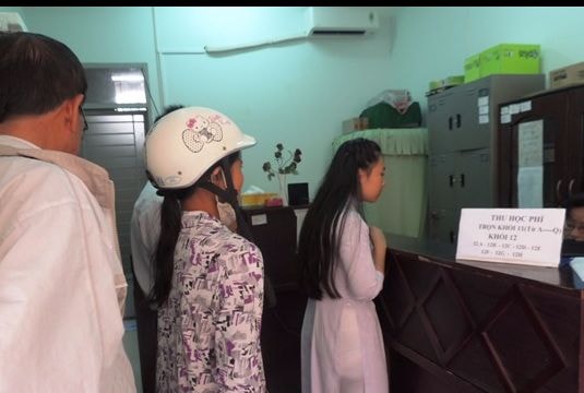 Hội phụ huynh 'lạm thu': Nhà trường bị 'năn nỉ' quá!