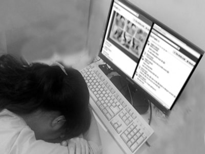 Tung ảnh nhạy cảm của người khác lên mạng phạm tội gì?