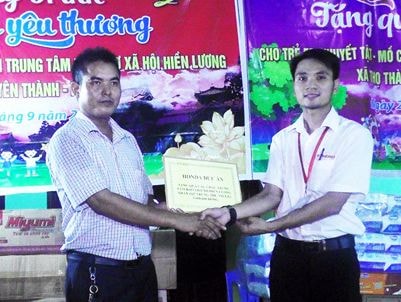 Tặng quà Trung thu tại cơ sở bảo trợ xã hội Hiền Lương