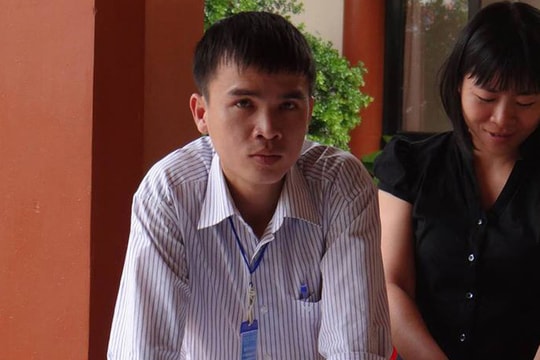 Vì sao trưởng phòng trẻ xin nghỉ việc về bán gà nướng?