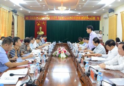 Bí thư và Chủ tịch huyện không được đi nước ngoài cùng lúc