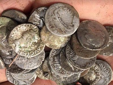 Ngư dân Anh tìm thấy kho báu La Mã trị giá 267 nghìn USD