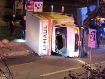 Đâm dao và lao xe ở Canada, có thể liên quan đến khủng bố