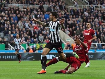 Liverpool mất điểm theo kiểu 'quen thuộc' trước Newcastle