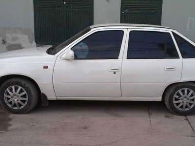 Dân ít tiền đón 'làn sóng' ô tô giá 50 triệu đổ lại