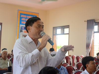 Chủ tịch huyện bày tỏ trăn trở khi nông dân bỏ ruộng