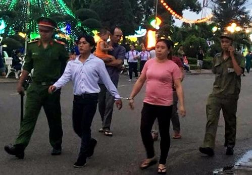 Bắt hàng chục kẻ móc túi tại đêm Trung thu