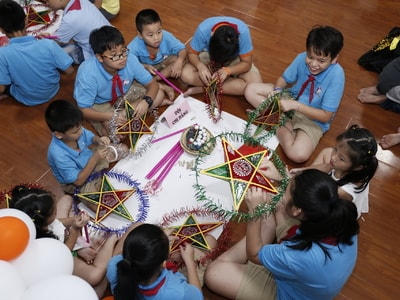 Tưng bừng ngày hội Trung thu ở Trường Phổ thông chất lượng cao Phượng Hoàng