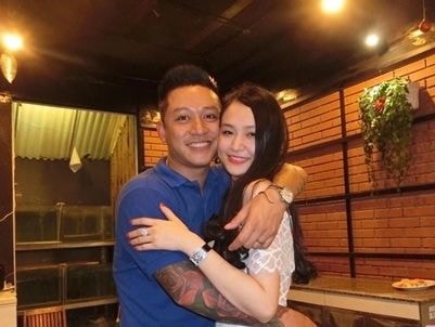 Tuấn Hưng phân trần về scandal thân mật với gái lạ