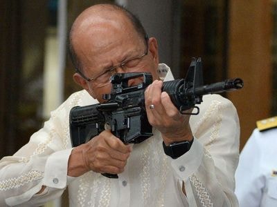 Philippines muốn có quan hệ quốc phòng mật thiết với Trung Quốc