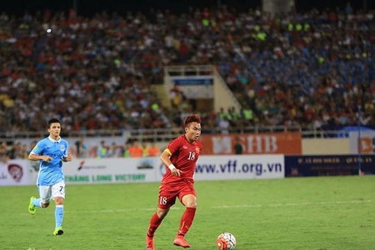 Bị 'bỏ quên' tại ĐTQG, tiền vệ Trần Phi Sơn nói gì?